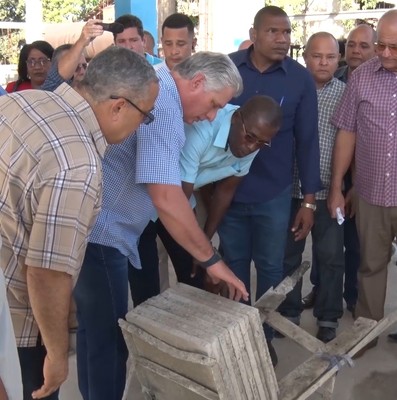 Recorrido por instalaciones y sitios de interés social en La Habana