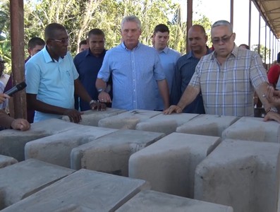 Recorrido por instalaciones y sitios de interés social en La Habana