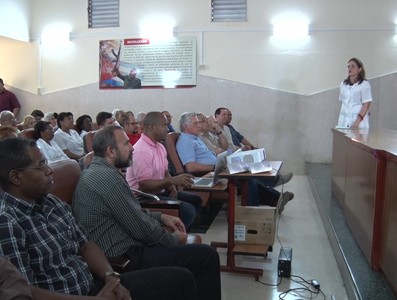 Recorrido por instalaciones y sitios de interés social en La Habana