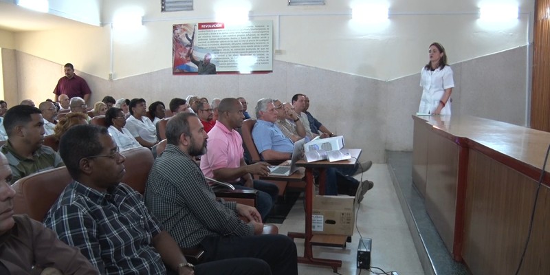 Recorrido por instalaciones y sitios de interés social en La Habana