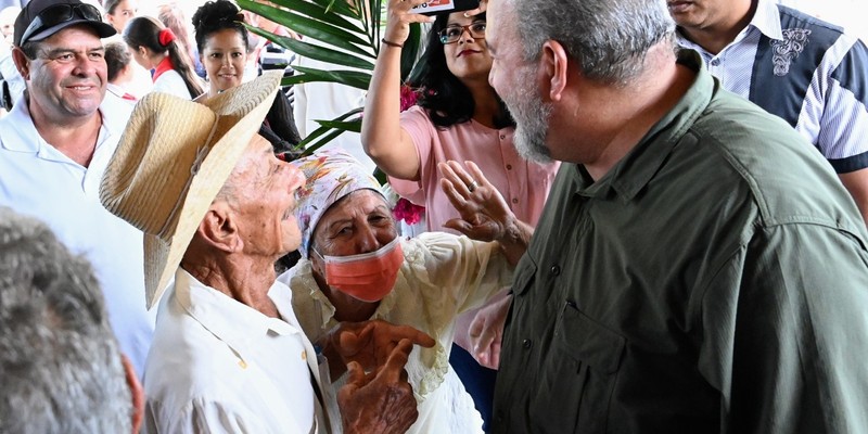 No son tiempos de dirigentes burócratas