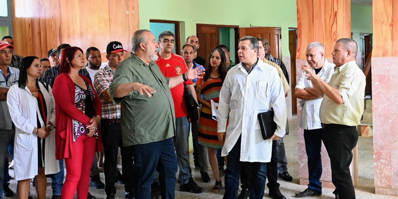 No son tiempos de dirigentes burócratas