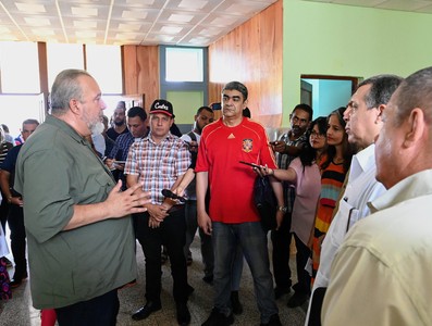 No son tiempos de dirigentes burócratas