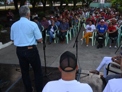 Los diputados y el pueblo vamos a seguir empujando el sol