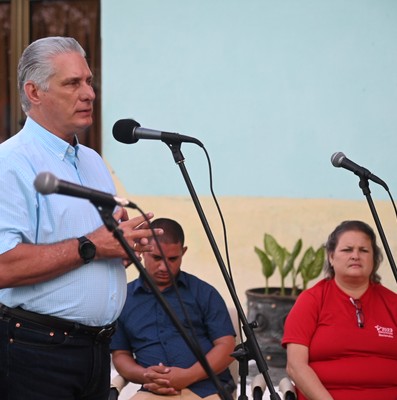 Los diputados y el pueblo vamos a seguir empujando el sol