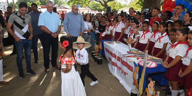 Los diputados y el pueblo vamos a seguir empujando el sol