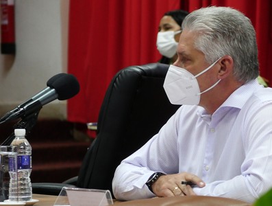 Rinde tributo Díaz-Canel a los fundadores de la Patria