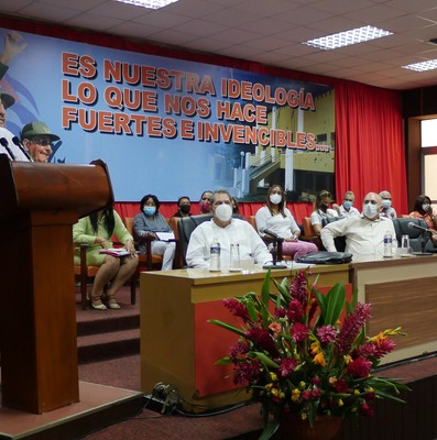 Rinde tributo Díaz-Canel a los fundadores de la Patria