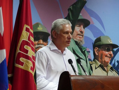 Rinde tributo Díaz-Canel a los fundadores de la Patria