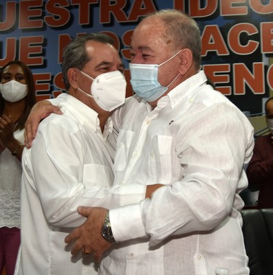 Rinde tributo Díaz-Canel a los fundadores de la Patria