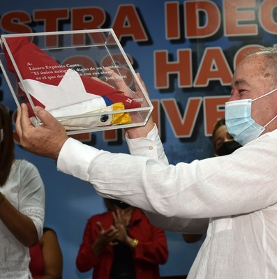 Rinde tributo Díaz-Canel a los fundadores de la Patria