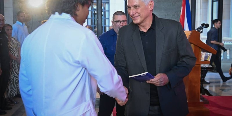 “25 para el 25” descrito por Díaz-Canel: “Un puente de papel y tinta que une a las juventudes de nuestra América”