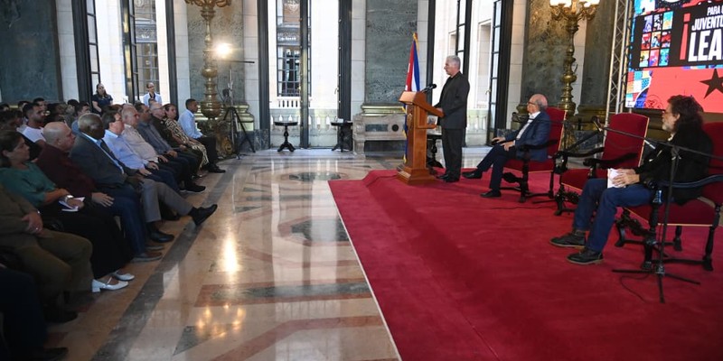 “25 para el 25” descrito por Díaz-Canel: “Un puente de papel y tinta que une a las juventudes de nuestra América”