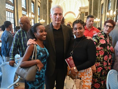 “25 para el 25” descrito por Díaz-Canel: “Un puente de papel y tinta que une a las juventudes de nuestra América”