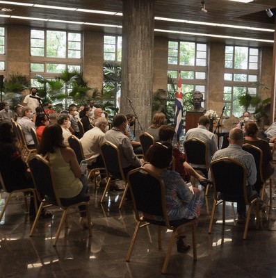 Diálogo con periodistas cubanos