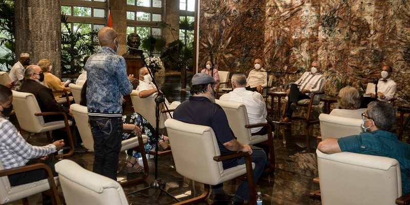 Encuentro con representantes de instituciones religiosas y asociaciones fraternales del país