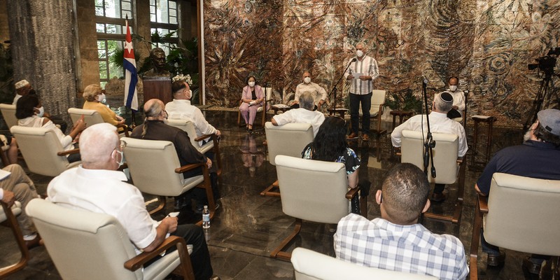 Encuentro con representantes de instituciones religiosas y asociaciones fraternales del país