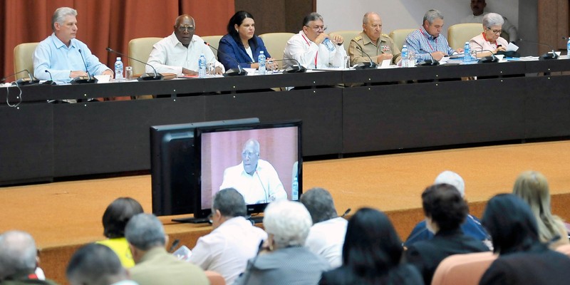 Reunión con los presidentes de las asambleas provinciales y municipales del Poder Popular