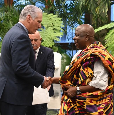 Recibe Díaz-Canel cartas credenciales de embajadores de diez países