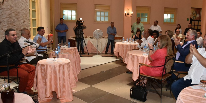 Participa presidente Díaz-Canel en celebraciones del 330 Aniversario de la ciudad de Santa Clara