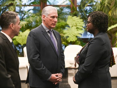 Recibe Díaz-Canel cartas credenciales de embajadores de diez países