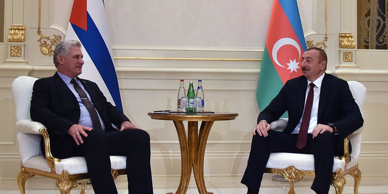 Miguel Díaz-Canel Bermúdez en Azerbaiyan para participar en XVIII Cumbre MNOAL