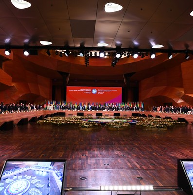 Miguel Díaz-Canel Bermúdez en Azerbaiyan para participar en XVIII Cumbre MNOAL