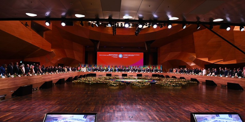 Miguel Díaz-Canel Bermúdez en Azerbaiyan para participar en XVIII Cumbre MNOAL
