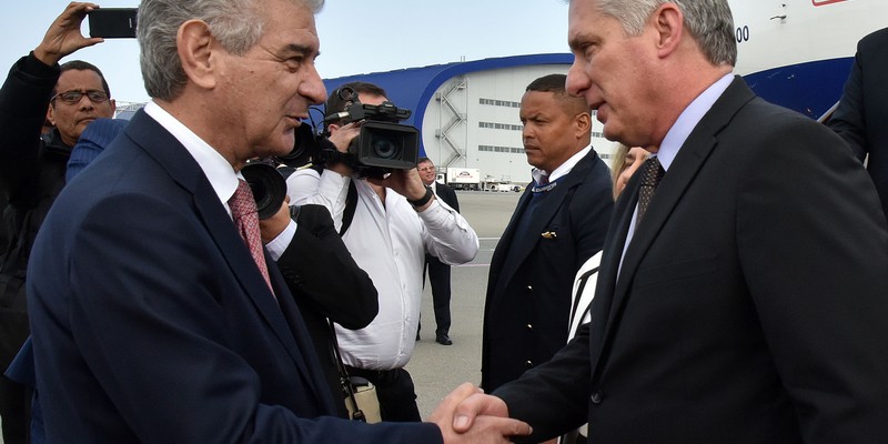 Miguel Díaz-Canel Bermúdez en Azerbaiyan para participar en XVIII Cumbre MNOAL