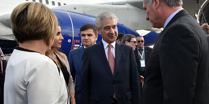 Miguel Díaz-Canel Bermúdez en Azerbaiyan para participar en XVIII Cumbre MNOAL