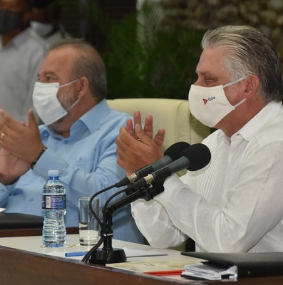 Encuentro del Presidente de la República de Cuba con los miembros de la 