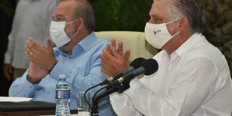Encuentro del Presidente de la República de Cuba con los miembros de la 