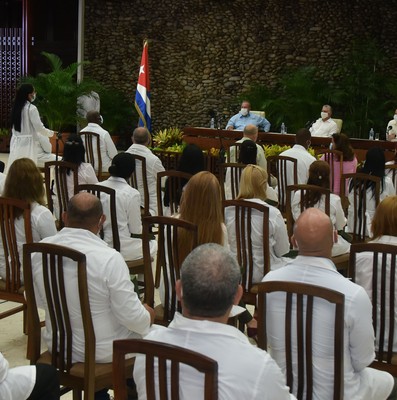 Encuentro del Presidente de la República de Cuba con los miembros de la 