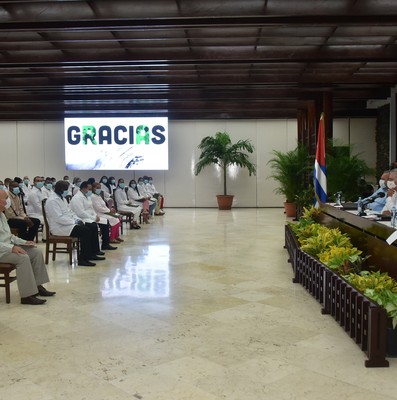 Encuentro del Presidente de la República de Cuba con los miembros de la 