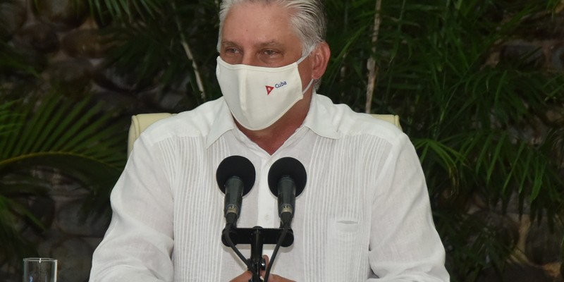 Encuentro del Presidente de la República de Cuba con los miembros de la 