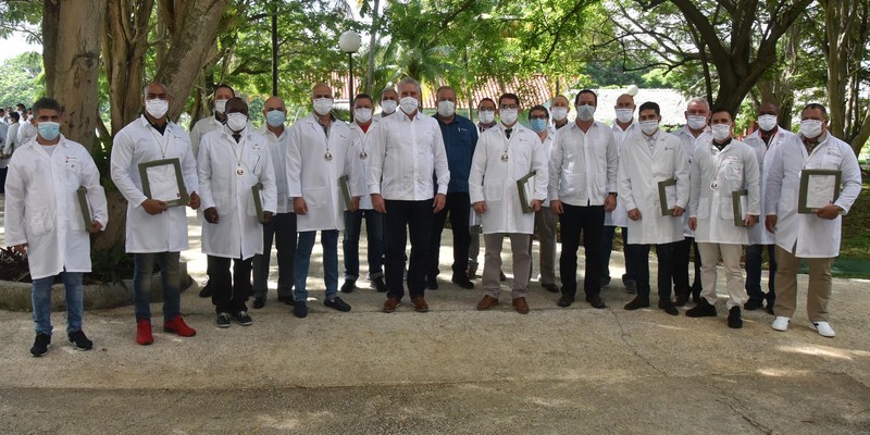 Encuentro del Presidente de la República de Cuba con los miembros de la 
