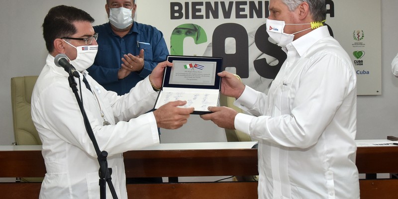 Encuentro del Presidente de la República de Cuba con los miembros de la 