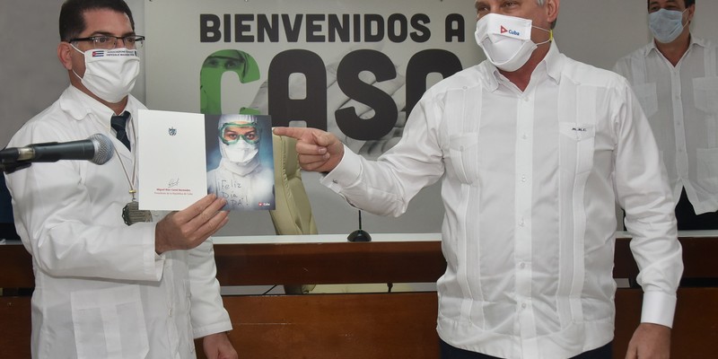 Encuentro del Presidente de la República de Cuba con los miembros de la 