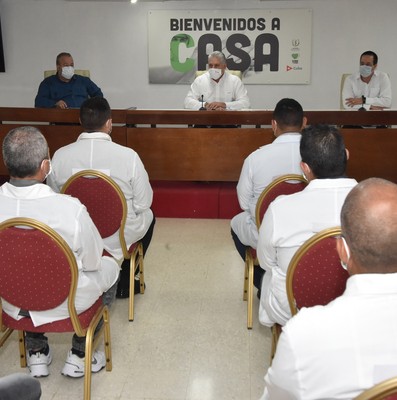 Encuentro del Presidente de la República de Cuba con los miembros de la 