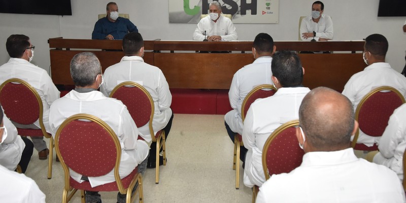 Encuentro del Presidente de la República de Cuba con los miembros de la 