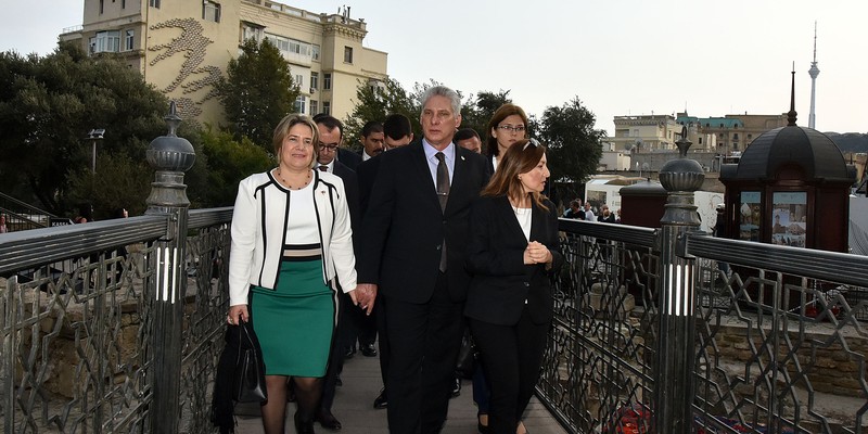 Miguel Díaz-Canel Bermúdez en Azerbaiyan para participar en XVIII Cumbre MNOAL