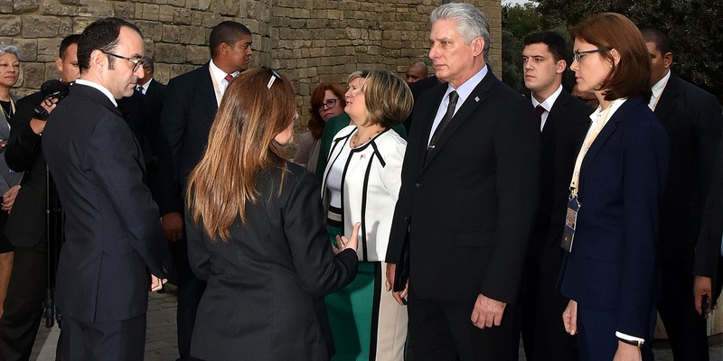 Miguel Díaz-Canel Bermúdez en Azerbaiyan para participar en XVIII Cumbre MNOAL