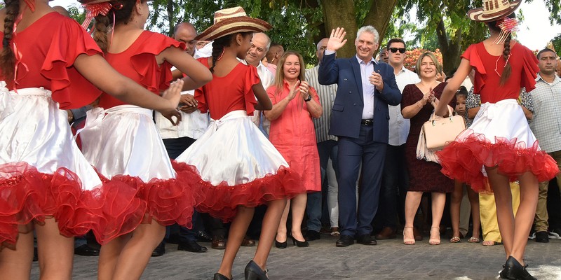 Participa presidente Díaz-Canel en celebraciones del 330 Aniversario de la ciudad de Santa Clara