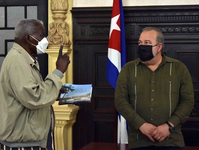 Entrega Primer Ministro informe de su rendición de cuenta ante la Asamblea Nacional del Poder Popular