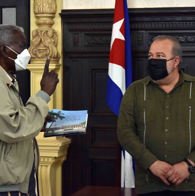 Entrega Primer Ministro informe de su rendición de cuenta ante la Asamblea Nacional del Poder Popular